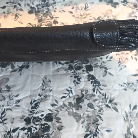 Wilson's Leather soft sided small briefcase/laptop/tablet carrying case in black - Picture 7 of 7